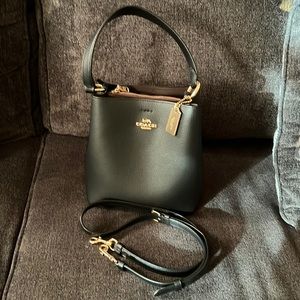 COACH SMALL TOWN BAG